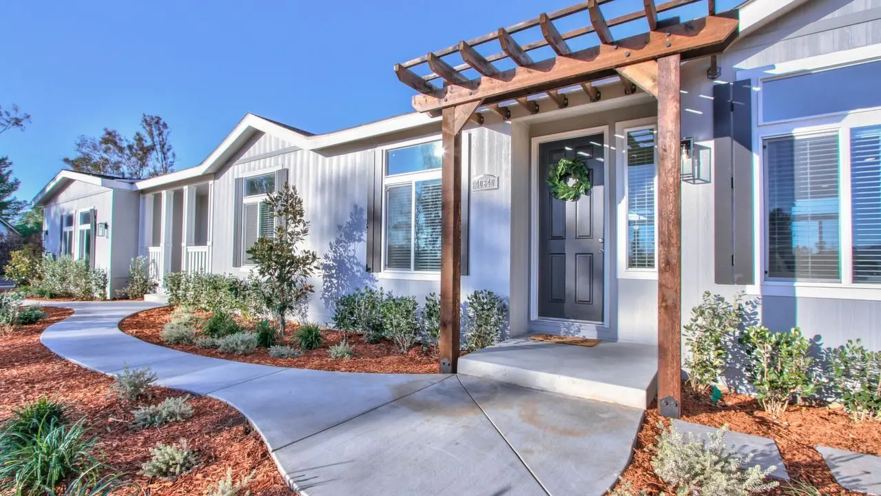 How to Buy and Sell in Southern California Gated Communities